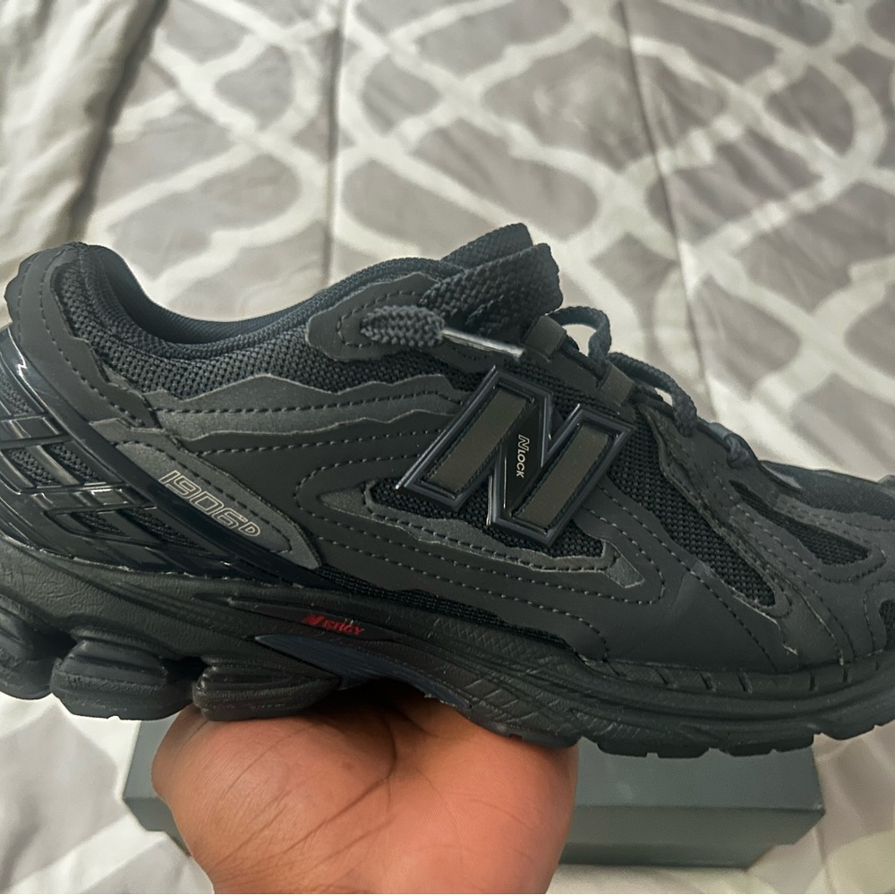 New Balance Mens' 1906 Black Sneakers